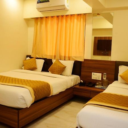 Hotel Ashyana - Near To Grant Road Station มุมไบ ภายนอก รูปภาพ