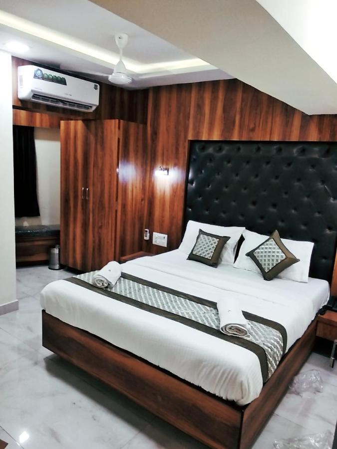 Hotel Ashyana - Near To Grant Road Station มุมไบ ภายนอก รูปภาพ