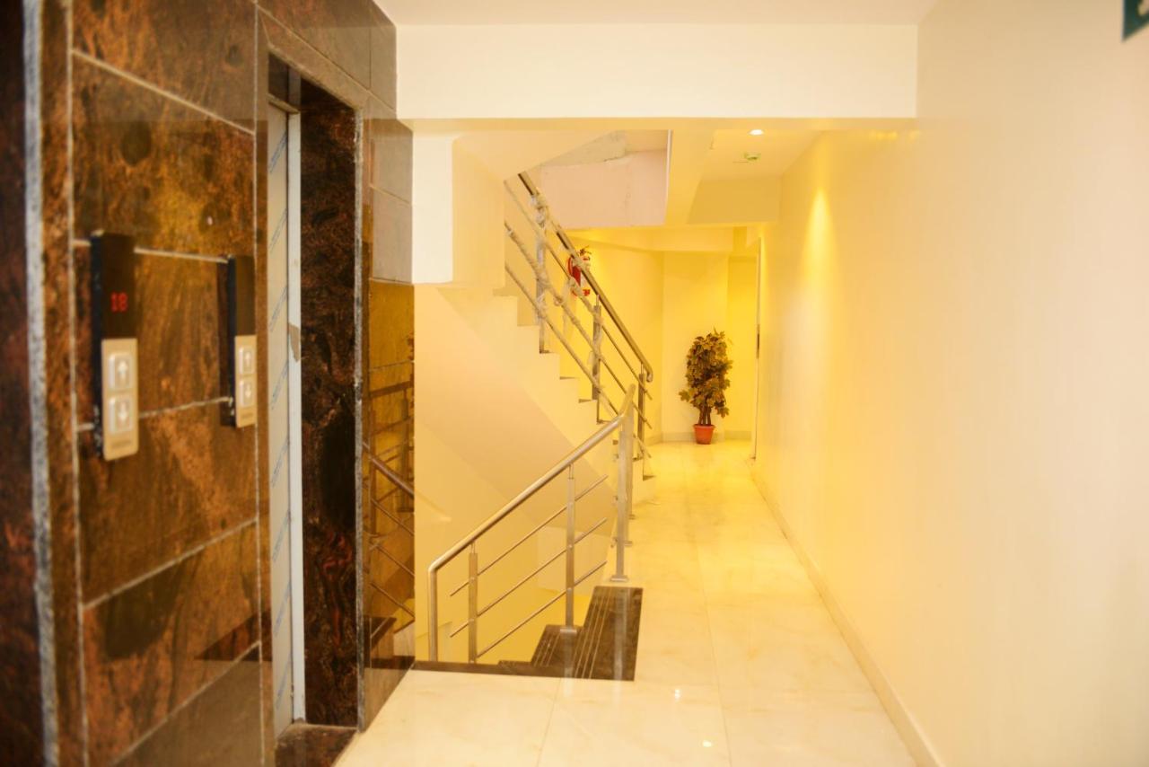 Hotel Ashyana - Near To Grant Road Station มุมไบ ภายนอก รูปภาพ