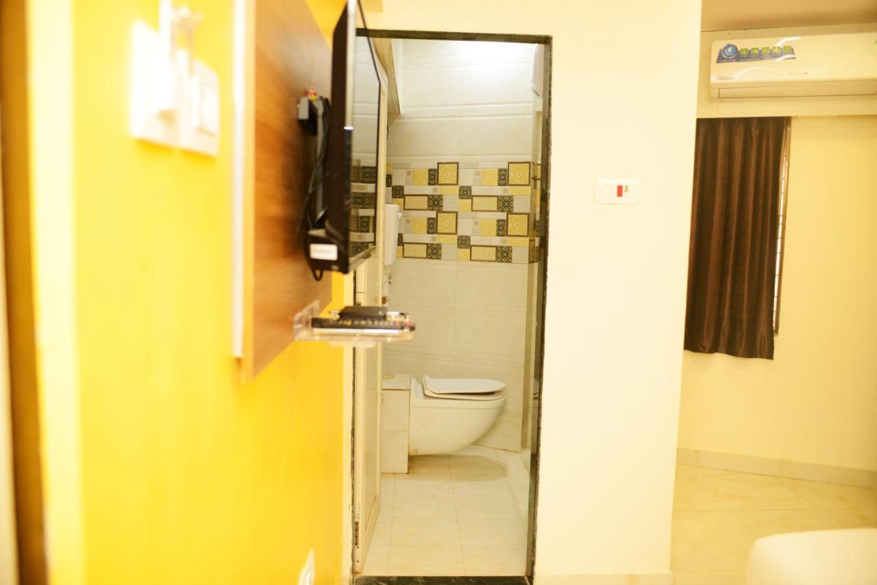 Hotel Ashyana - Near To Grant Road Station มุมไบ ภายนอก รูปภาพ