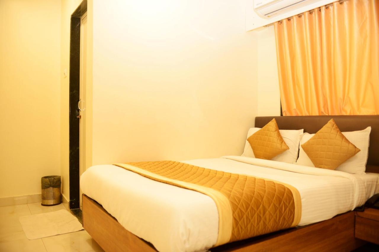 Hotel Ashyana - Near To Grant Road Station มุมไบ ภายนอก รูปภาพ
