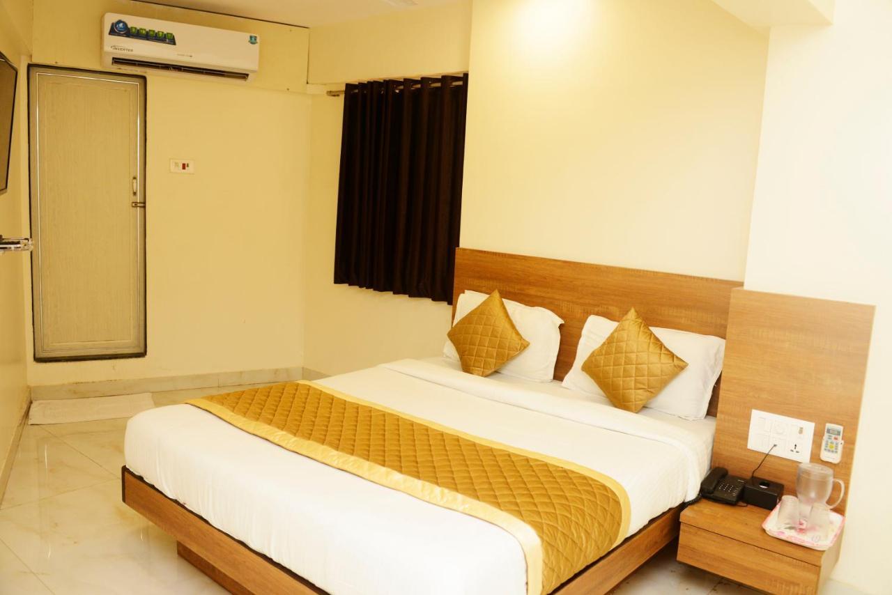 Hotel Ashyana - Near To Grant Road Station มุมไบ ภายนอก รูปภาพ
