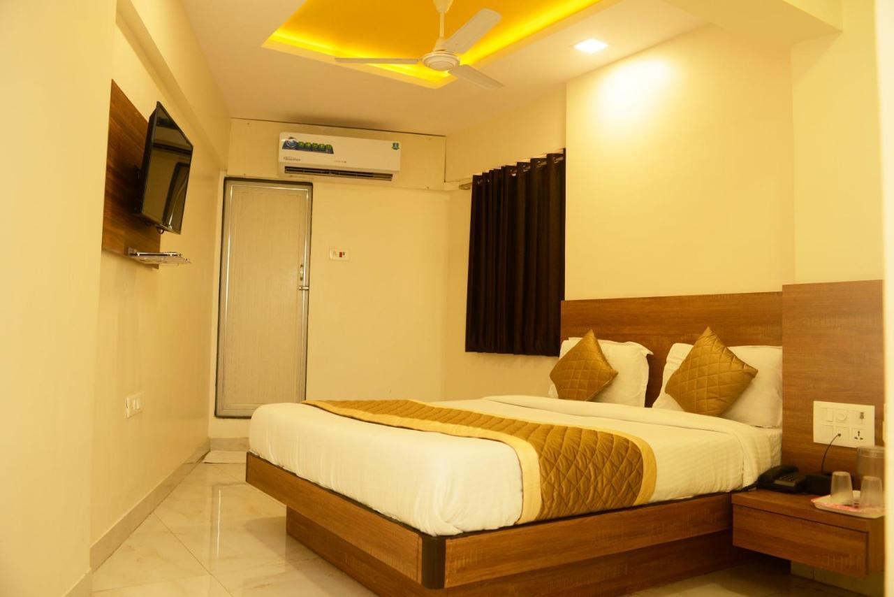 Hotel Ashyana - Near To Grant Road Station มุมไบ ภายนอก รูปภาพ